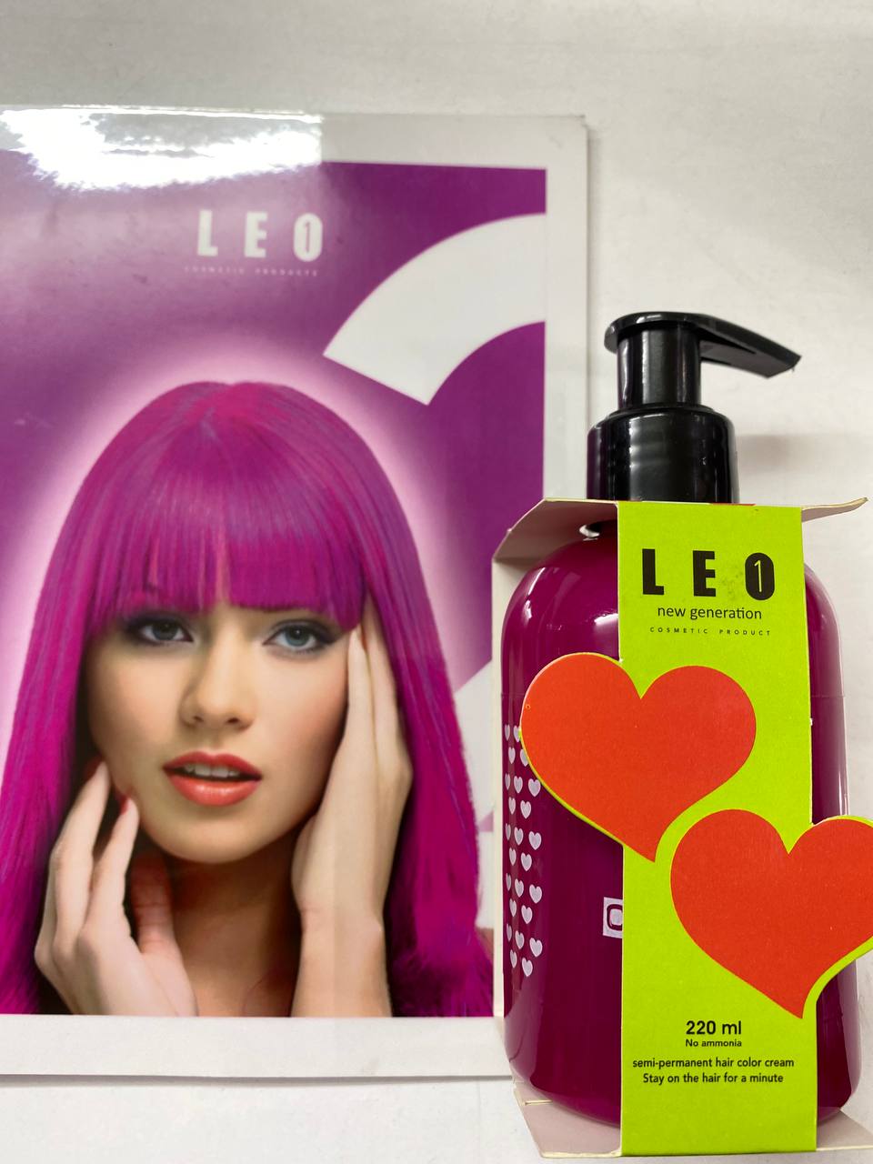 شامپو رنگ صورتی لئو وان LEO کد 2