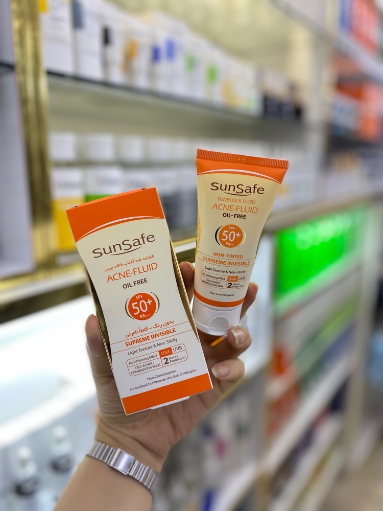 کرم ضدآفتاب بی رنگ سان سیف SPF50 مناسب پوست چرب ۵۰ میل