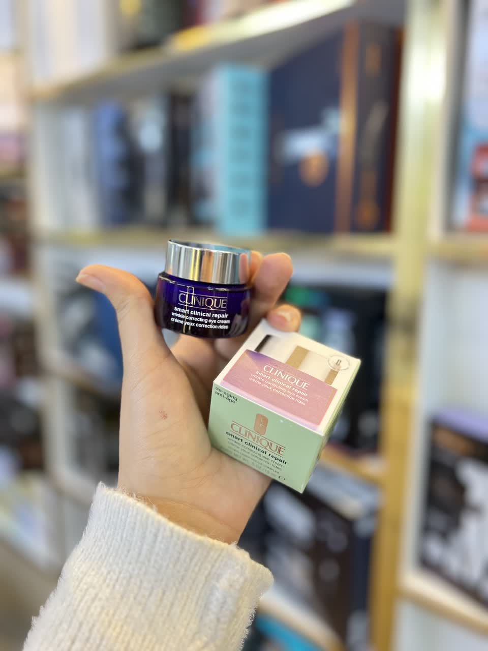 کرم دور چشم کلینیک اسمارت 