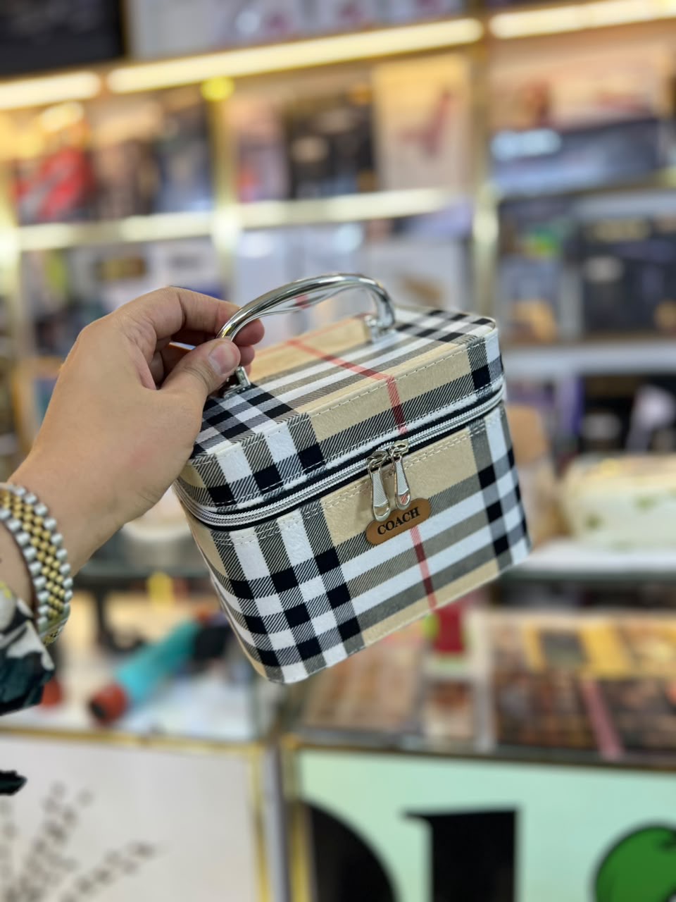 کیف ارایشی چمدانی هارد باربری