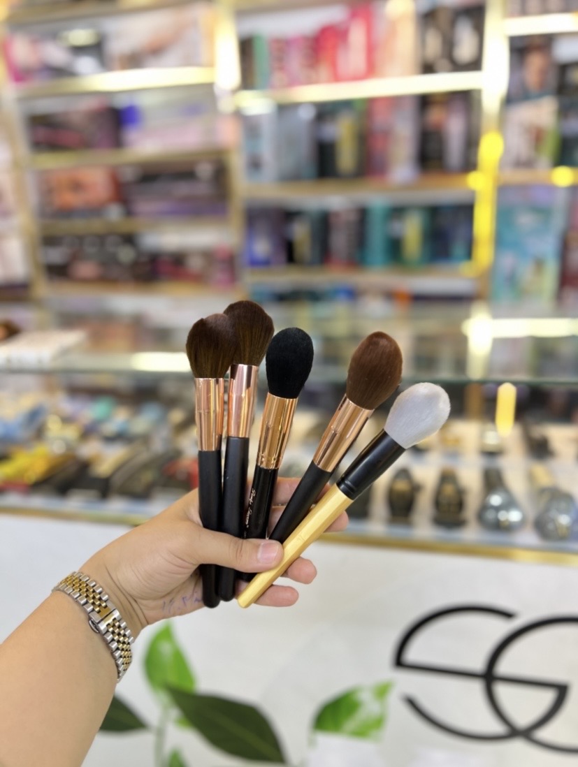 براش تکی رژگونه