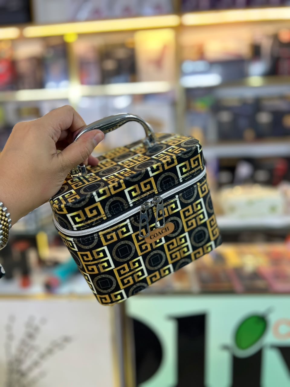 کیف ارایشی چمدانی هارد