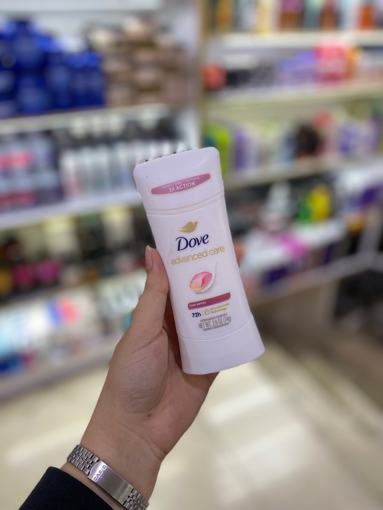 مام صابونی داو مدل Advanced Care رایحه گل رز حجم 74 میل