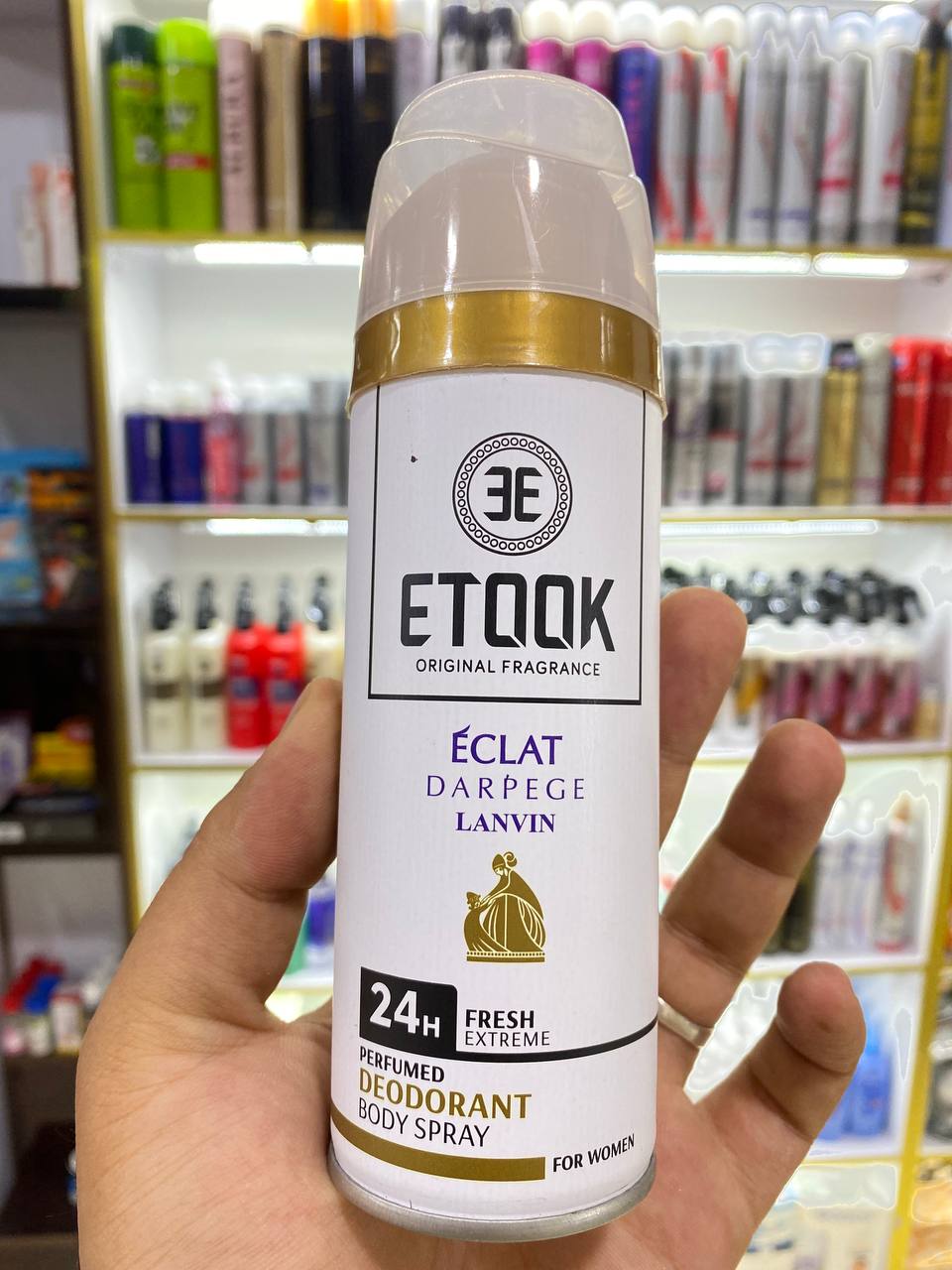 اسپری ایتوک ETOOKE زنانه مناسب لباس وبدن رایحه اکلت ECLAT حجم200میل