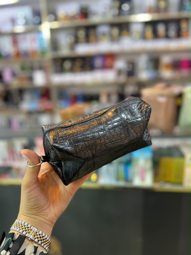 کیف آرایشی مدل پوست ماری ورنی مشکی