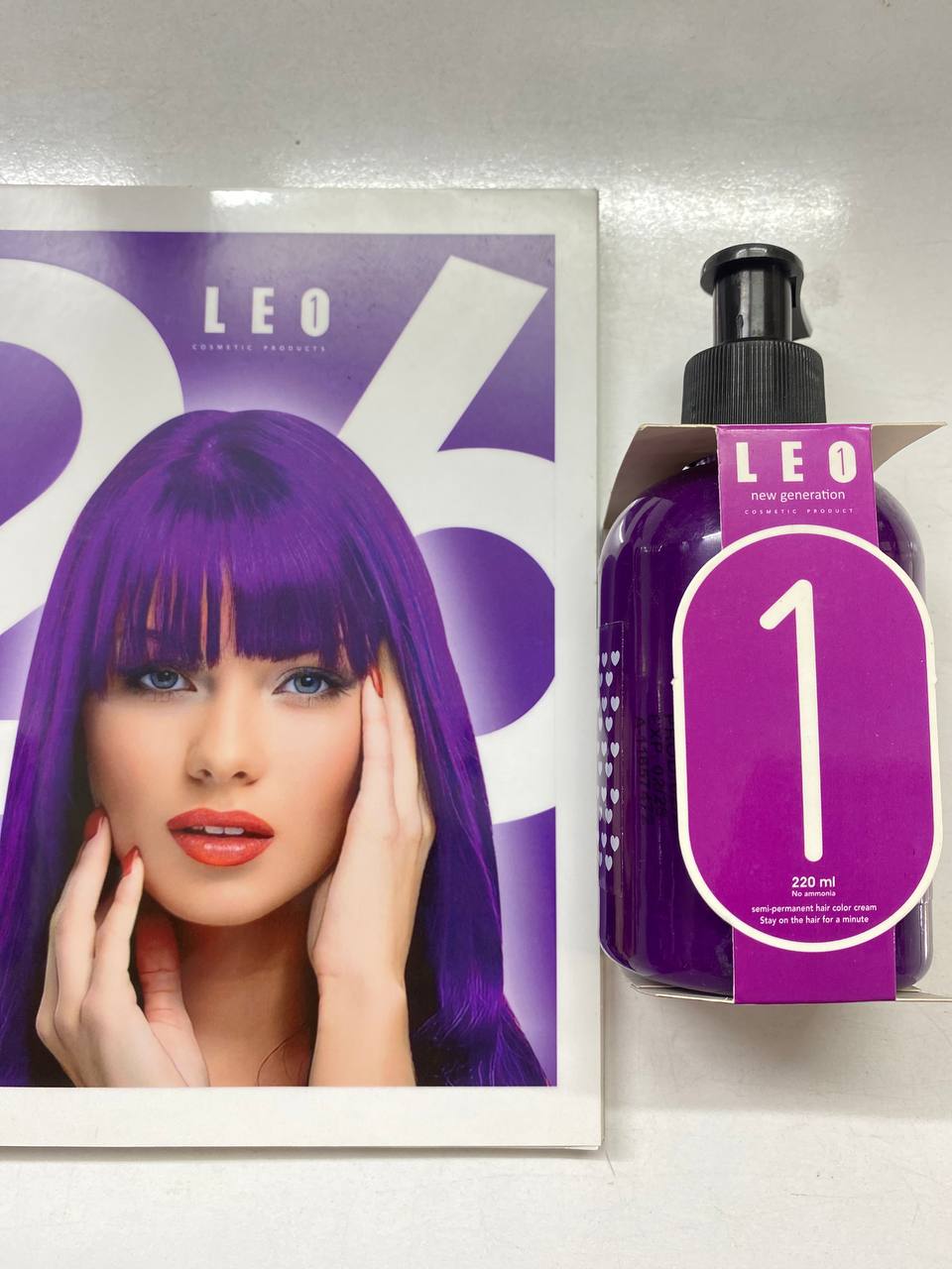 شامپو رنگ بنفش روشن لئو وان LEO کد 26