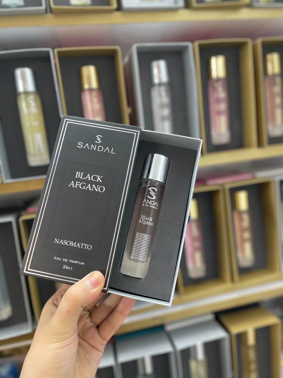ادکلن بلک افغان صندل ۳۳ میل  Nasomatto Black Afgano