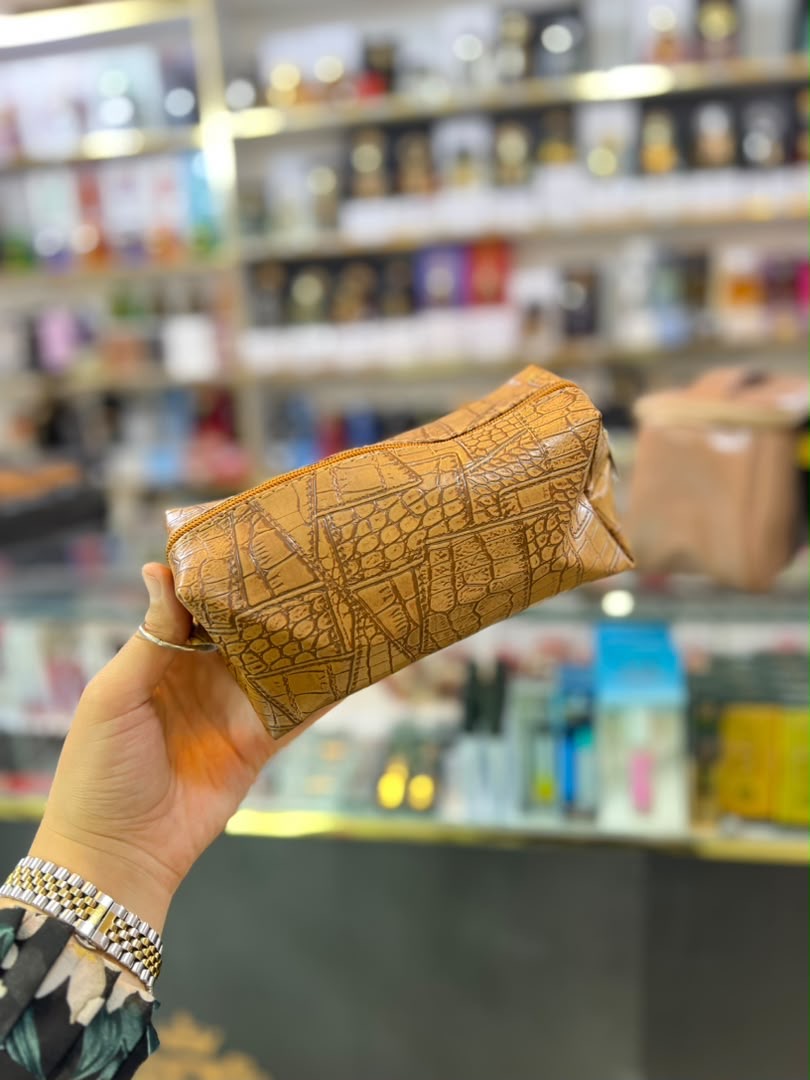 کیف آرایشی مدل پوست ماری ورنی عسلی