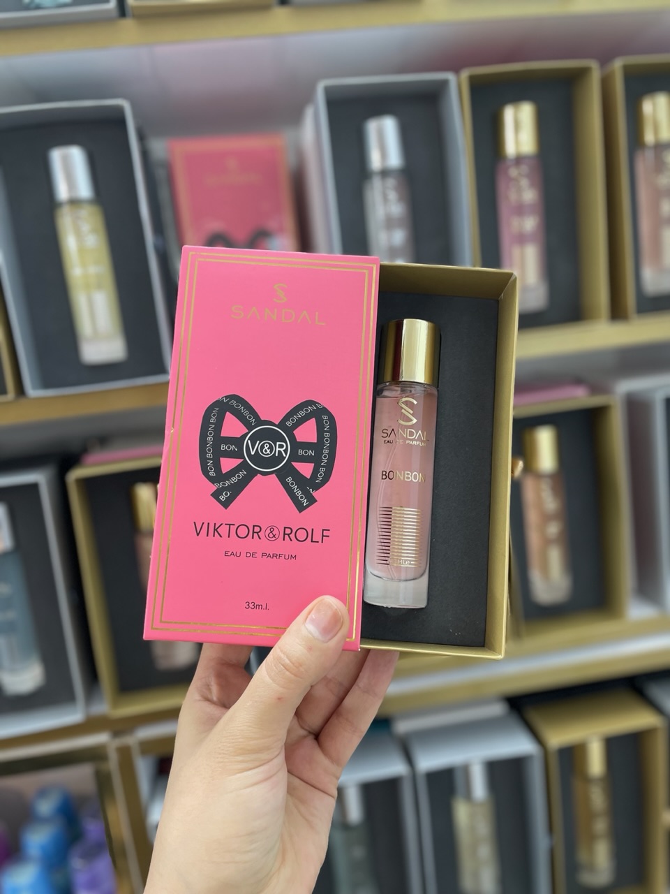 عطر بن بن صندل ۳۳ میل ویکتور اند رولف بن بن VIKTOR&ROLF - Bonbon