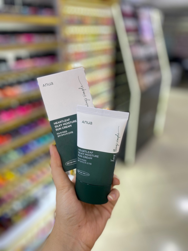ضد آفتاب مرطوب کننده آنوا SPF50 حجم 50 میل