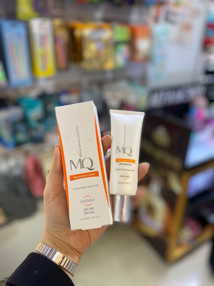 کرم ضد آفتاب ام کیو فاقد چربی SPF50 بی رنگ
