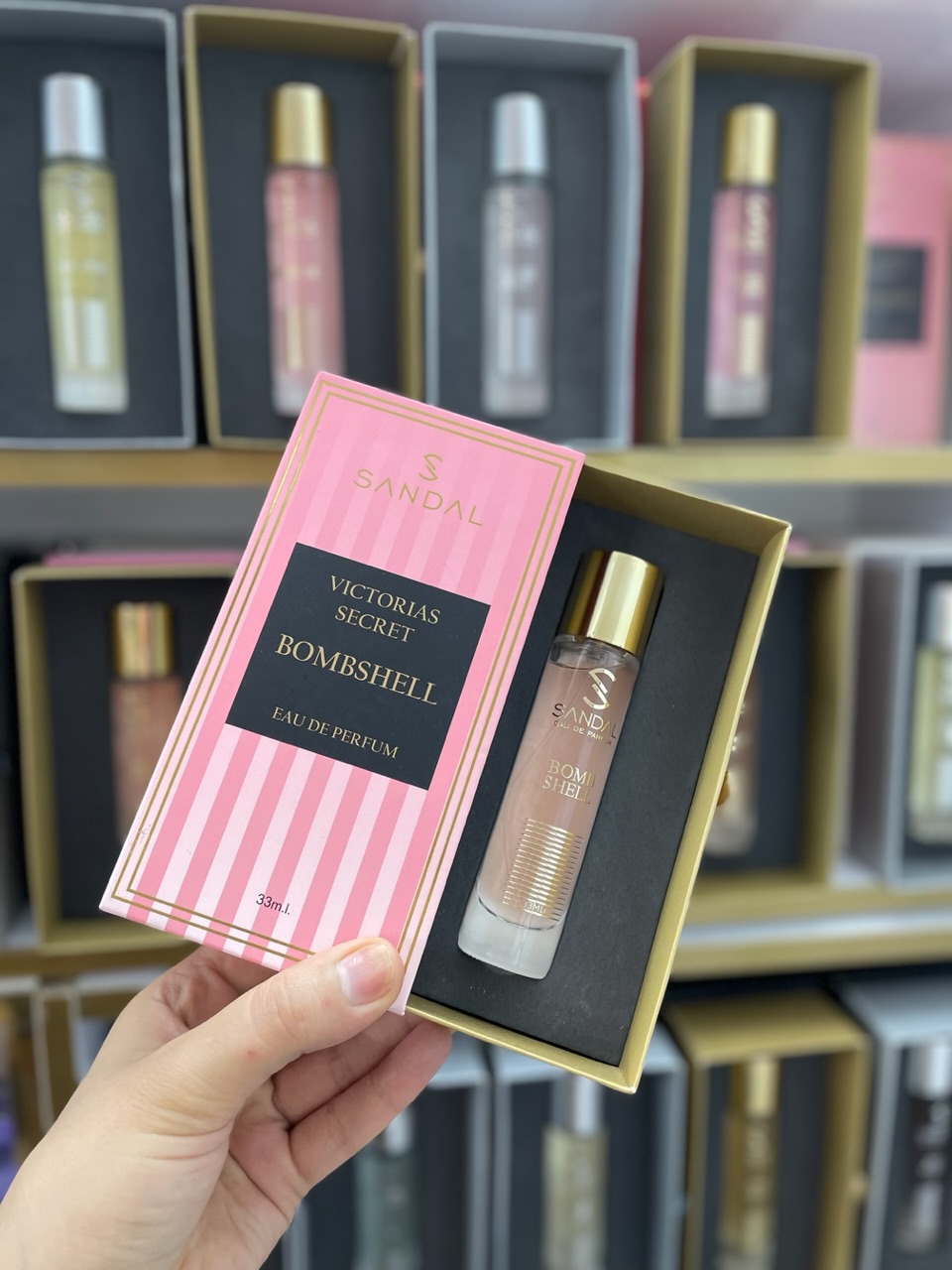 عطر ویکتوریا سکرت بامب شل صندل۳۳ میل
